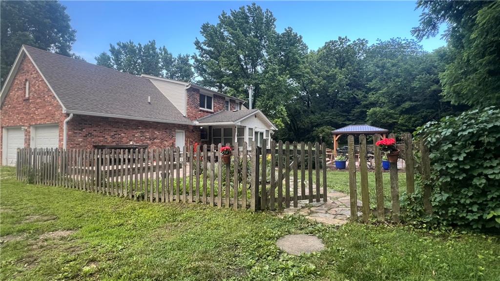 21629 Green Road Leavenworth, KS 66048 - Photo 2 of 5