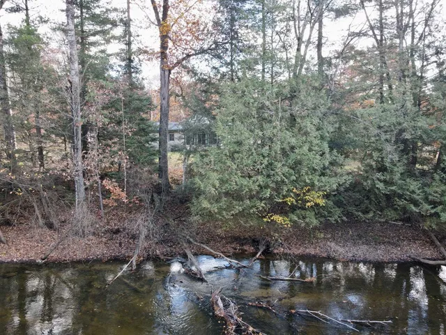 $265,000 | 10869 Randall Lane, Suring, WI 54174