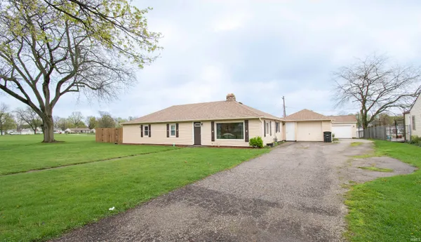 $270,000 | 406 North Oak Street, Kendallville, IN 46755