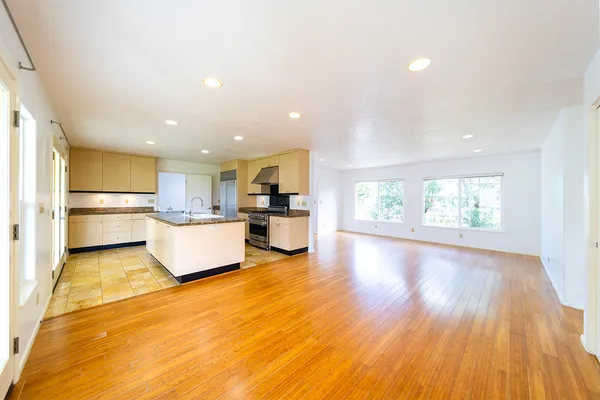 $890,000 | 955 Kukuau Street, Hilo, HI 96720