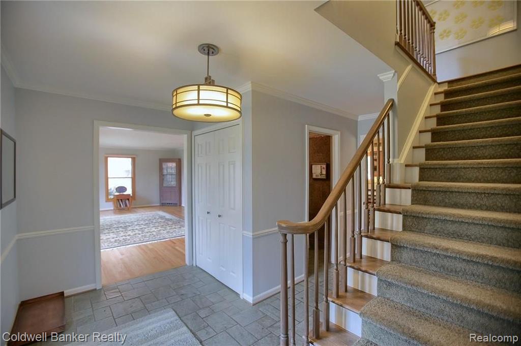 32320 Lahser Road Beverly Hills, MI 48025 - Photo 5 of 38