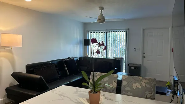 $2,300 | 616 Executive Center Drive, Unit 5201, West Palm Beach, FL 33401