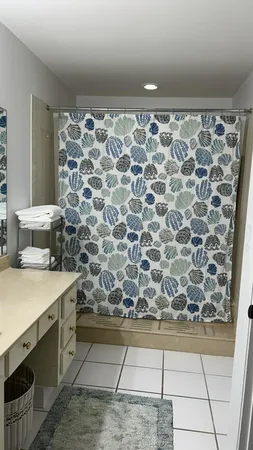 $2,300 | 616 Executive Center Drive, Unit 5201, West Palm Beach, FL 33401