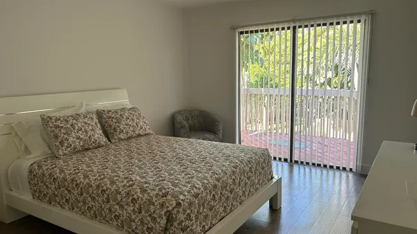 $2,300 | 616 Executive Center Drive, Unit 5201, West Palm Beach, FL 33401