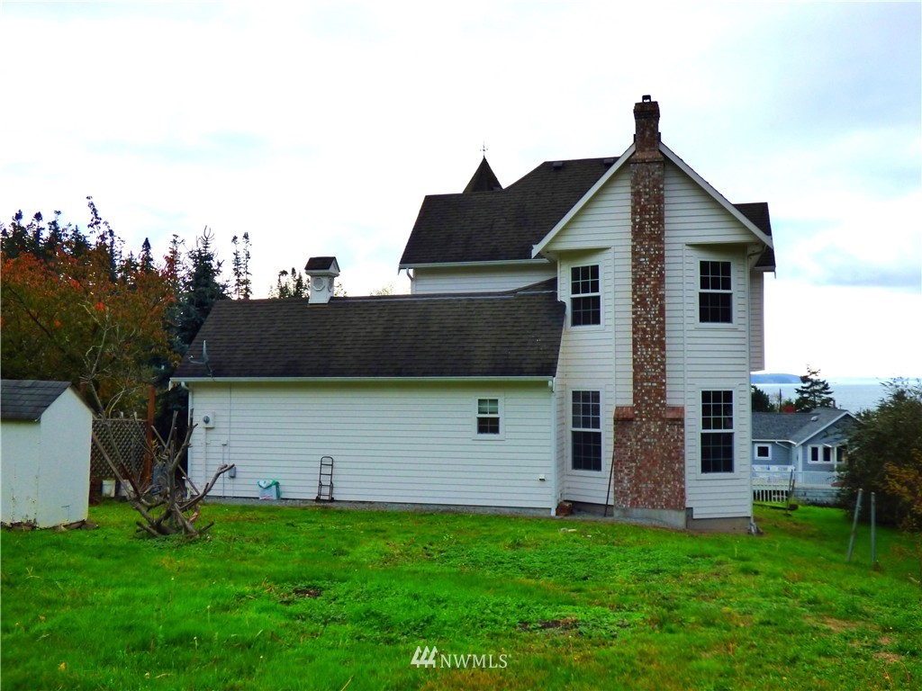 908 High Road Camano Island, WA 98282 - Photo 3 of 19 Gallery Image 3