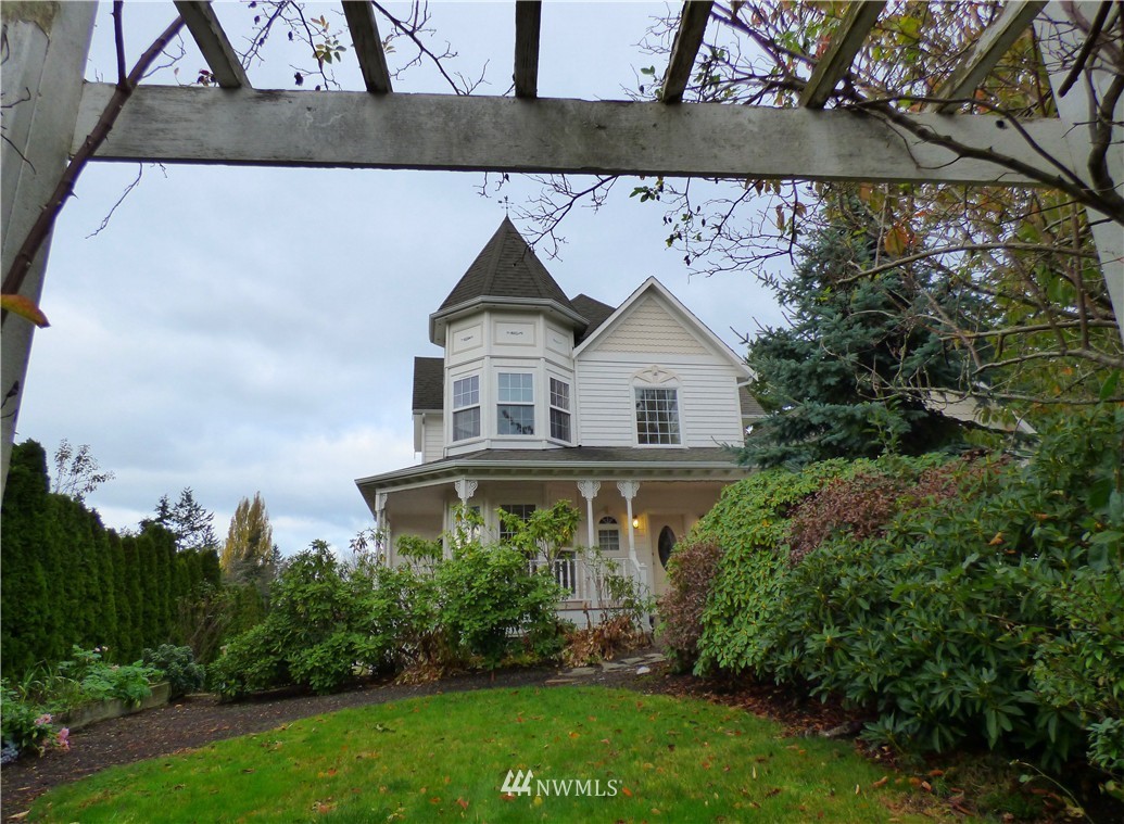 908 High Road Camano Island, WA 98282 - Photo 4 of 19 Gallery Image 4