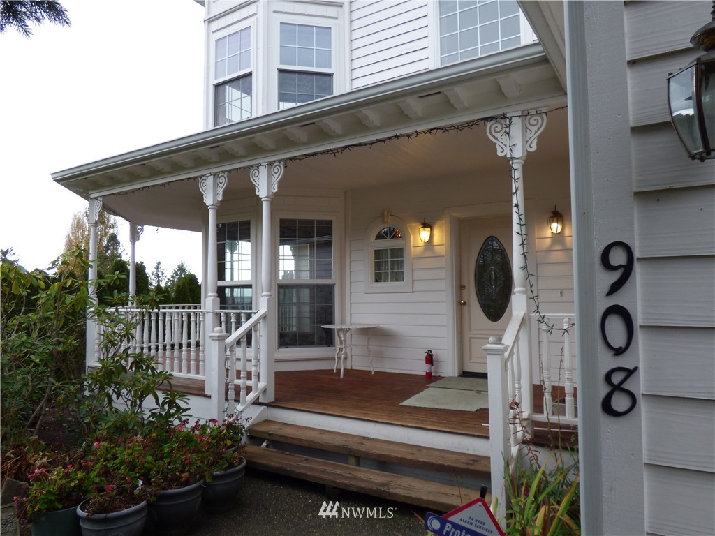 908 High Road Camano Island, WA 98282 - Photo 5 of 19 Gallery Image 5