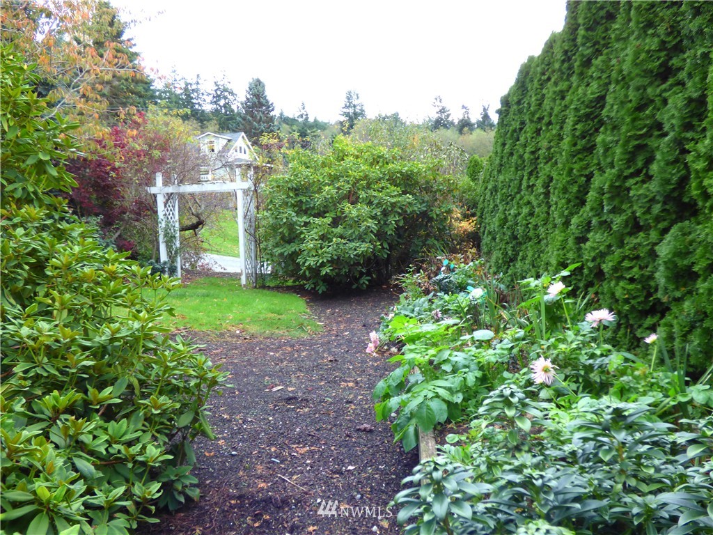 908 High Road Camano Island, WA 98282 - Photo 7 of 19 Gallery Image 7