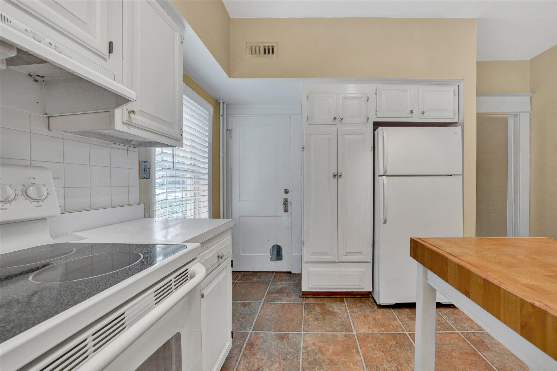 1905 Arlington Road Southwest Roanoke, VA 24015 - Photo 16 of 30 13-DSC00040