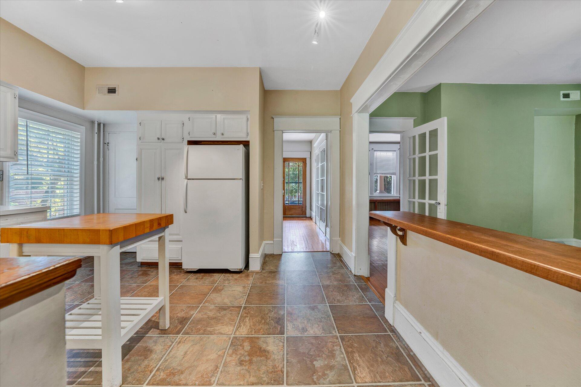 1905 Arlington Road Southwest Roanoke, VA 24015 - Photo 17 of 30 14-DSC00064