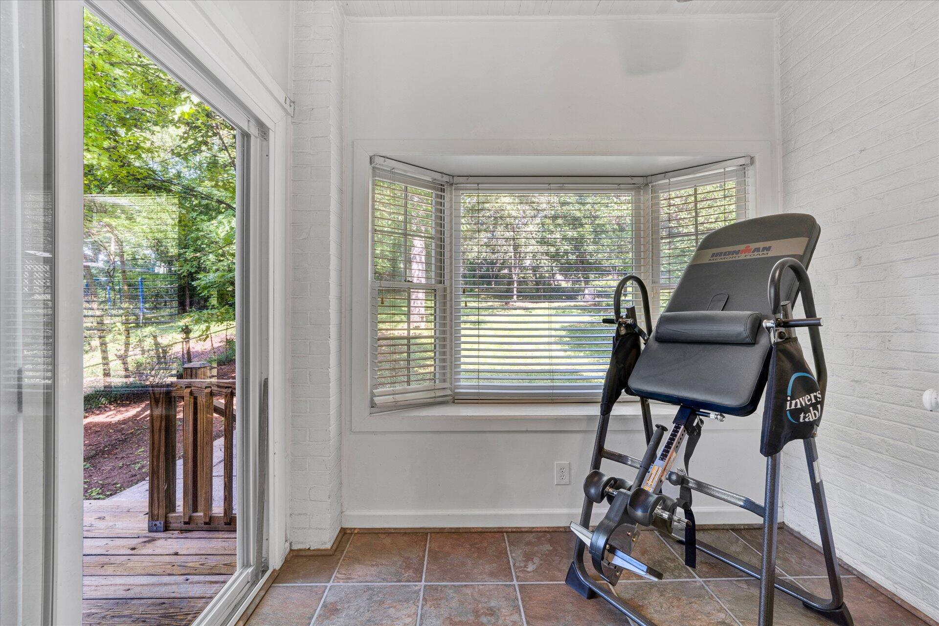 1905 Arlington Road Southwest Roanoke, VA 24015 - Photo 18 of 30 15-DSC00043