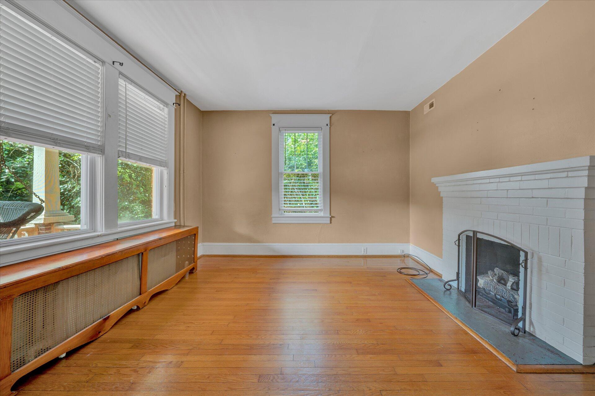 1905 Arlington Road Southwest Roanoke, VA 24015 - Photo 8 of 30 05-DSC00016