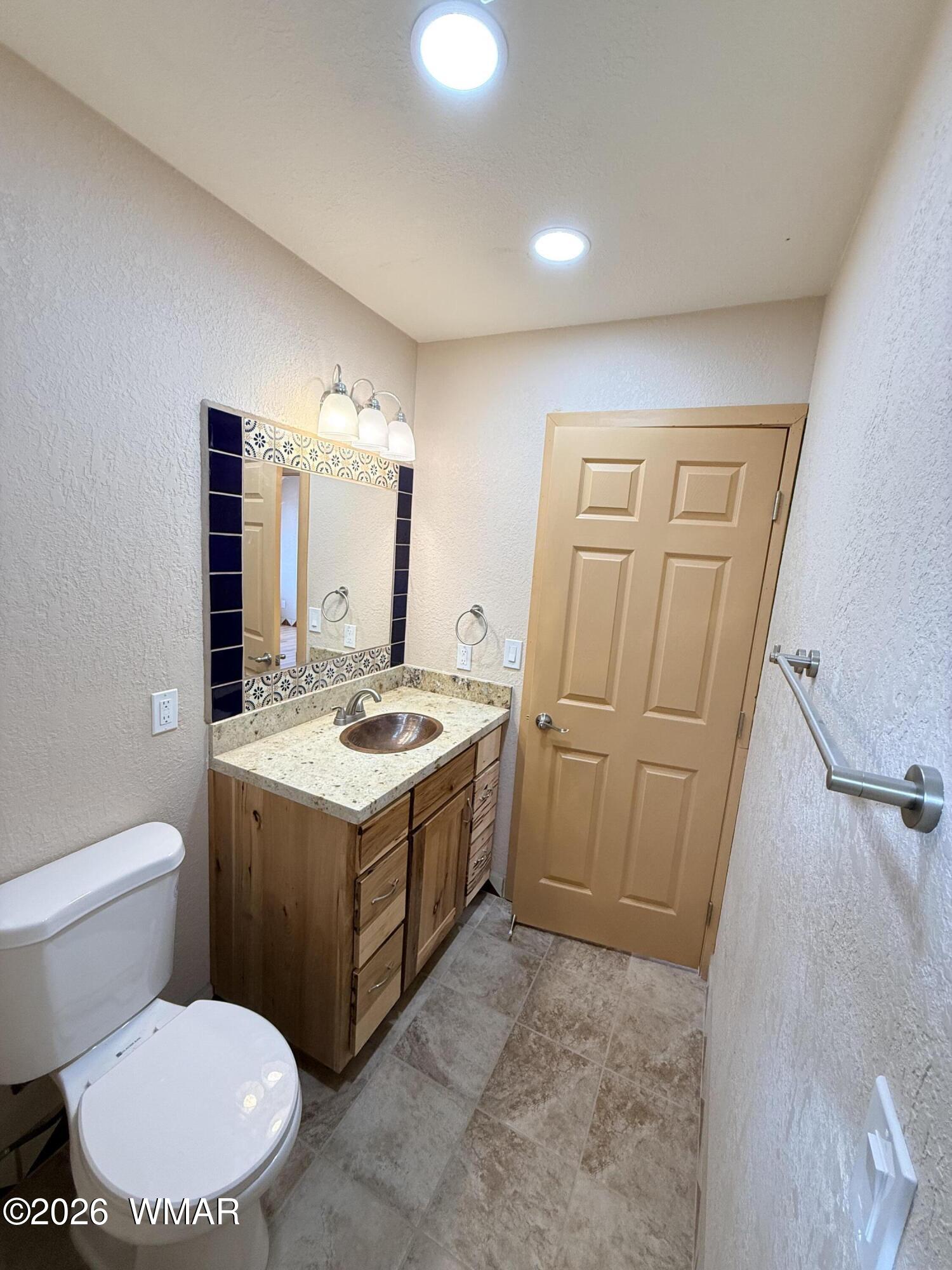 5462 County Line Road Snowflake, AZ 85937 - Photo 5 of 17 Bathroom