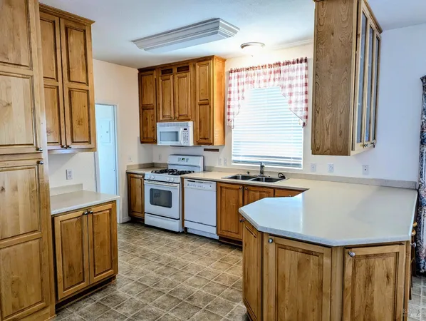 $269,000 | 406 Burgundy North, Calistoga, CA 94515
