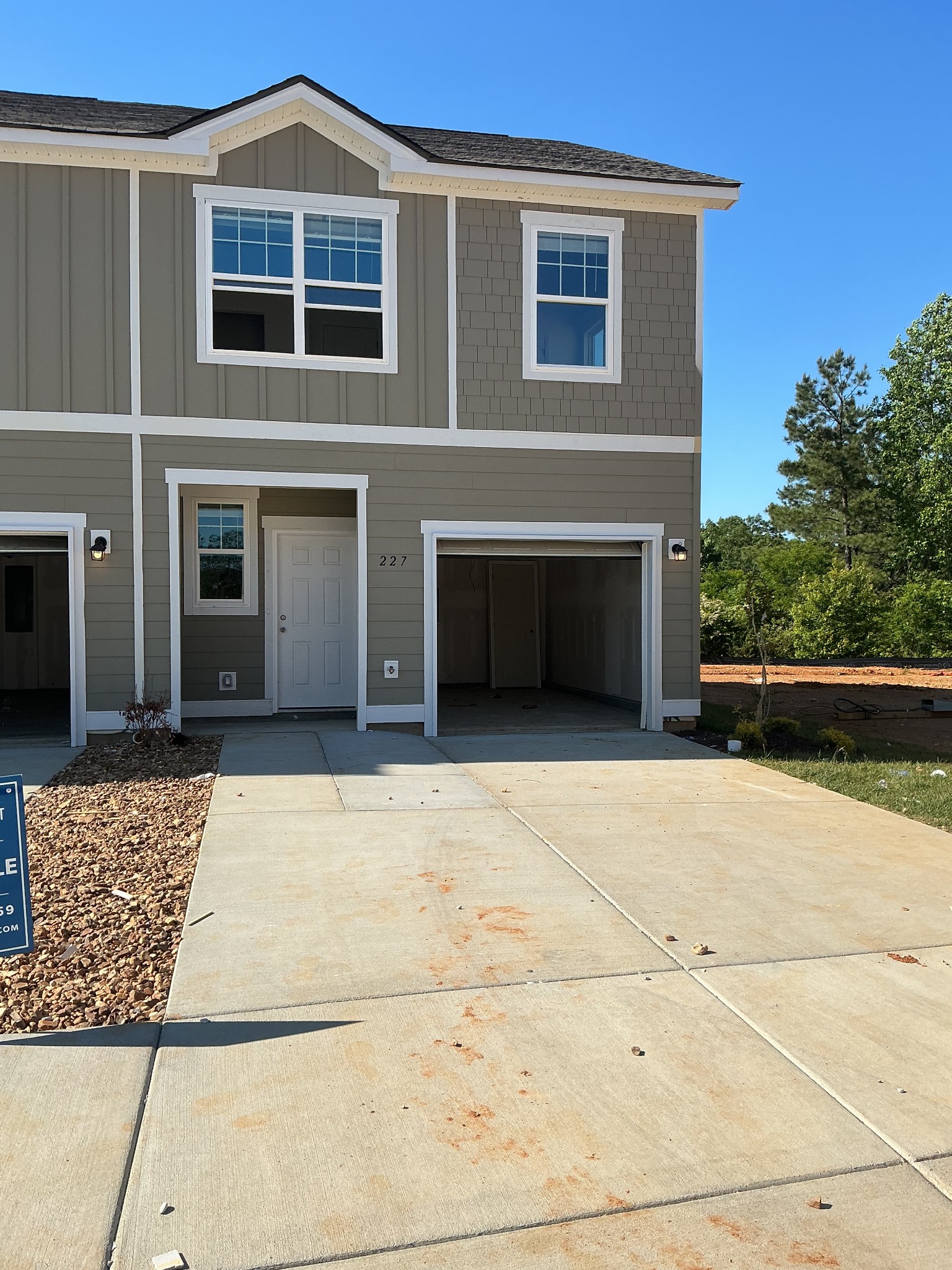 227 Darlington Drive Dickson, TN 37055 - Photo 1 of 20