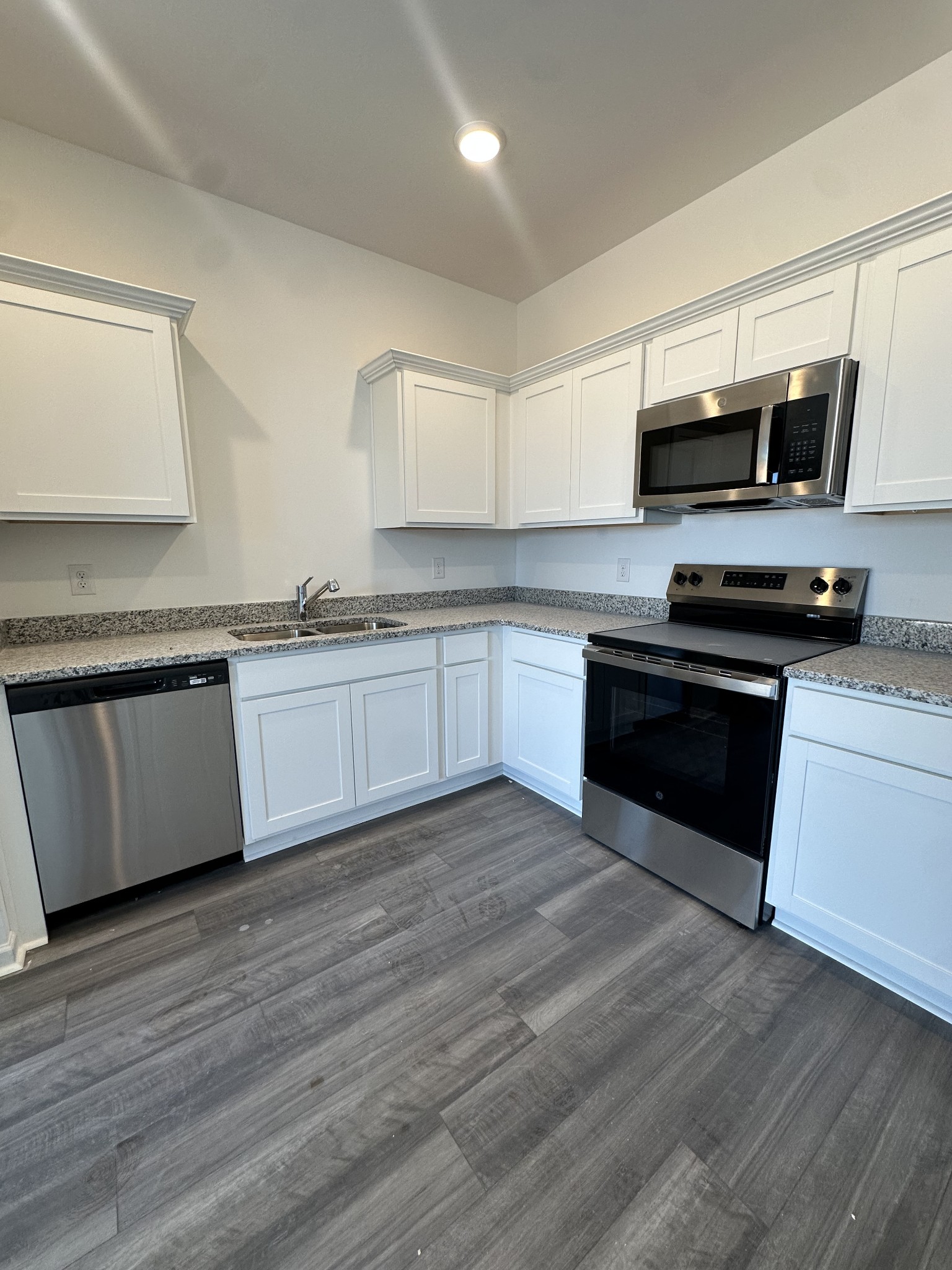 227 Darlington Drive Dickson, TN 37055 - Photo 6 of 20