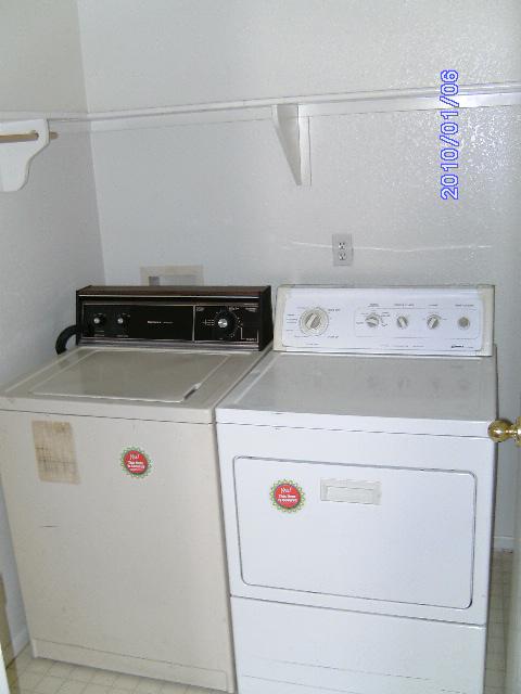 16144 West Grant Street Goodyear, AZ 85338 - Photo 8 of 14 Laundry Room!