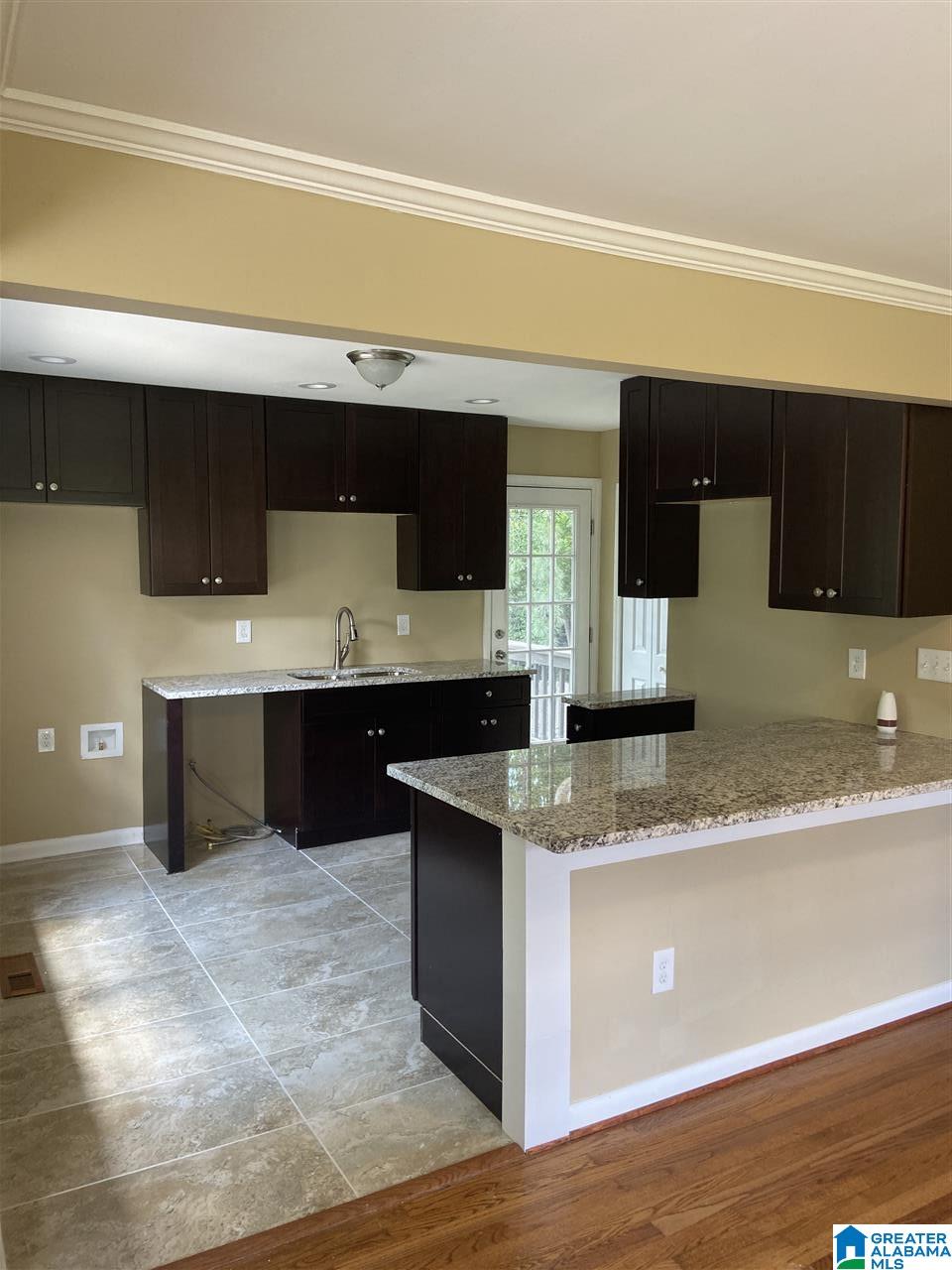 448 Raleigh Avenue Birmingham, AL 35209 - Photo 2 of 36