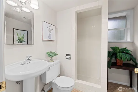 $1,070,000 | 20614 4th Avenue Southwest, Normandy Park, WA 98166