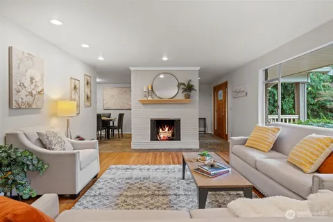 $1,070,000 | 20614 4th Avenue Southwest, Normandy Park, WA 98166