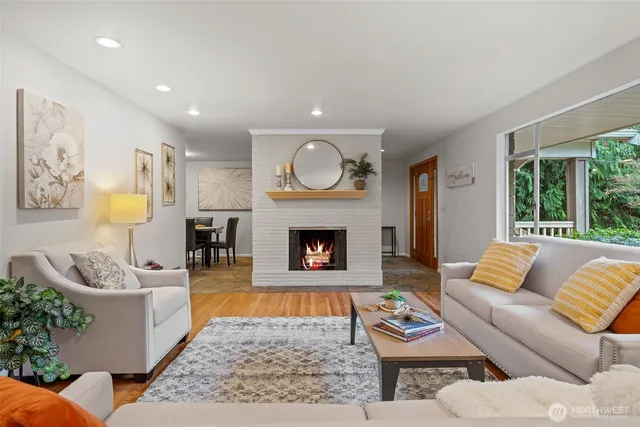 $1,070,000 | 20614 4th Avenue Southwest, Normandy Park, WA 98166