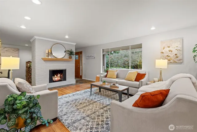 $1,070,000 | 20614 4th Avenue Southwest, Normandy Park, WA 98166