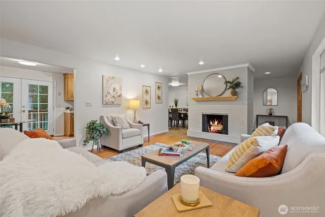 $1,070,000 | 20614 4th Avenue Southwest, Normandy Park, WA 98166