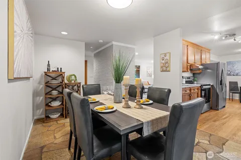 $1,070,000 | 20614 4th Avenue Southwest, Normandy Park, WA 98166