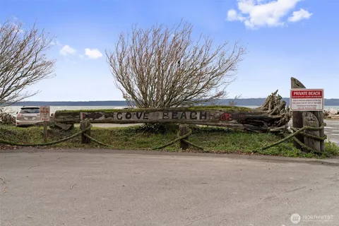 $1,070,000 | 20614 4th Avenue Southwest, Normandy Park, WA 98166