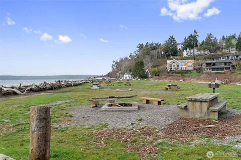 $1,070,000 | 20614 4th Avenue Southwest, Normandy Park, WA 98166