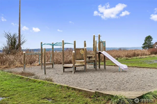 $1,070,000 | 20614 4th Avenue Southwest, Normandy Park, WA 98166