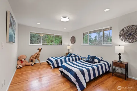 $1,070,000 | 20614 4th Avenue Southwest, Normandy Park, WA 98166