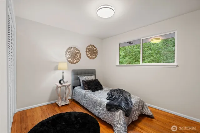 $1,070,000 | 20614 4th Avenue Southwest, Normandy Park, WA 98166