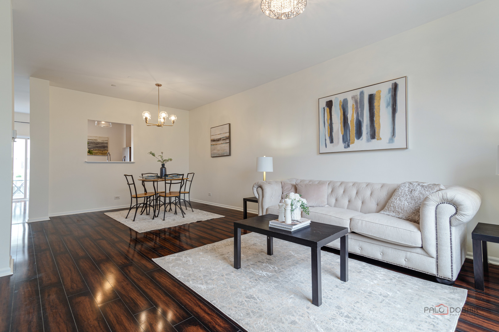 7515e Savoy Lane, Unit C Bridgeview, IL 60455 - Photo 5 of 22 a living room with furniture and wooden floor