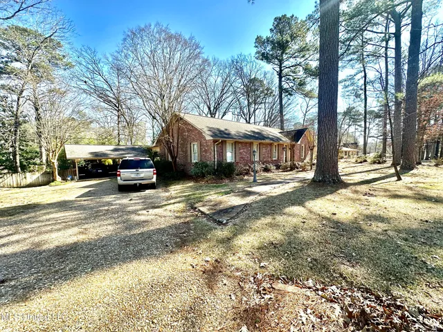 $259,900 | 206 West Meadowbrook Drive, Brookhaven, MS 39601