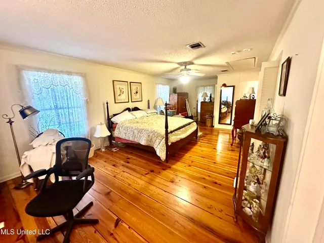 $259,900 | 206 West Meadowbrook Drive, Brookhaven, MS 39601