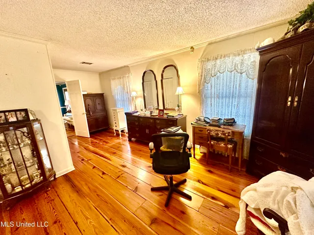 $259,900 | 206 West Meadowbrook Drive, Brookhaven, MS 39601