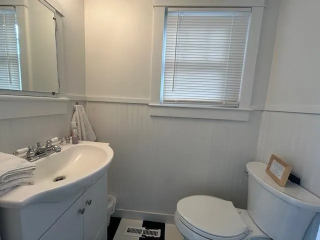 $1,400 | 14 Hamel Road, Sunapee, NH 03782