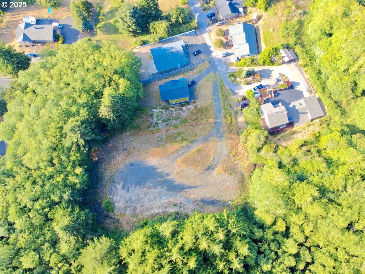 925 Bellevue Drive Reedsport, OR 97467 - Photo 4 of 12 a bird view of garden