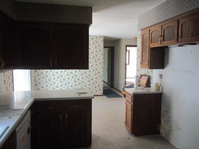 5716 West Heuermann Road Peoria, IL 61607 - Photo 4 of 11 Gallery Image 4