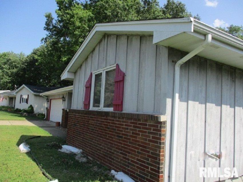 5716 West Heuermann Road Peoria, IL 61607 - Photo 9 of 11 Gallery Image 9