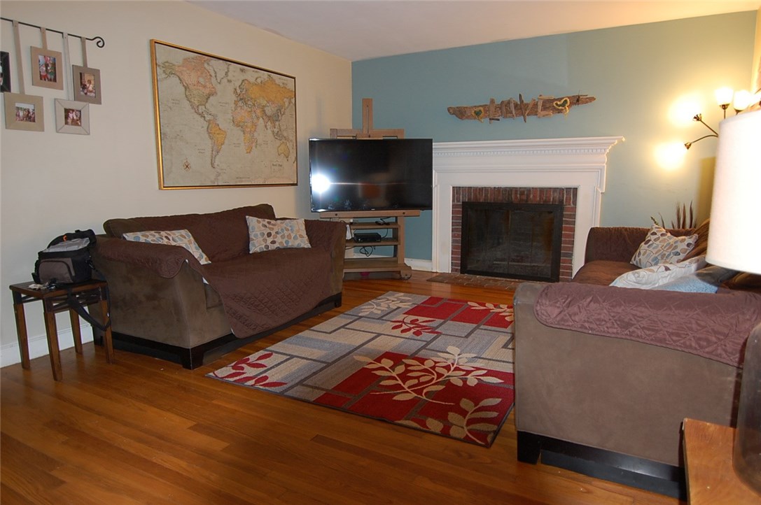 103 Walnut Road Barrington, RI 02806 - Photo 5 of 24 Gallery Image 5