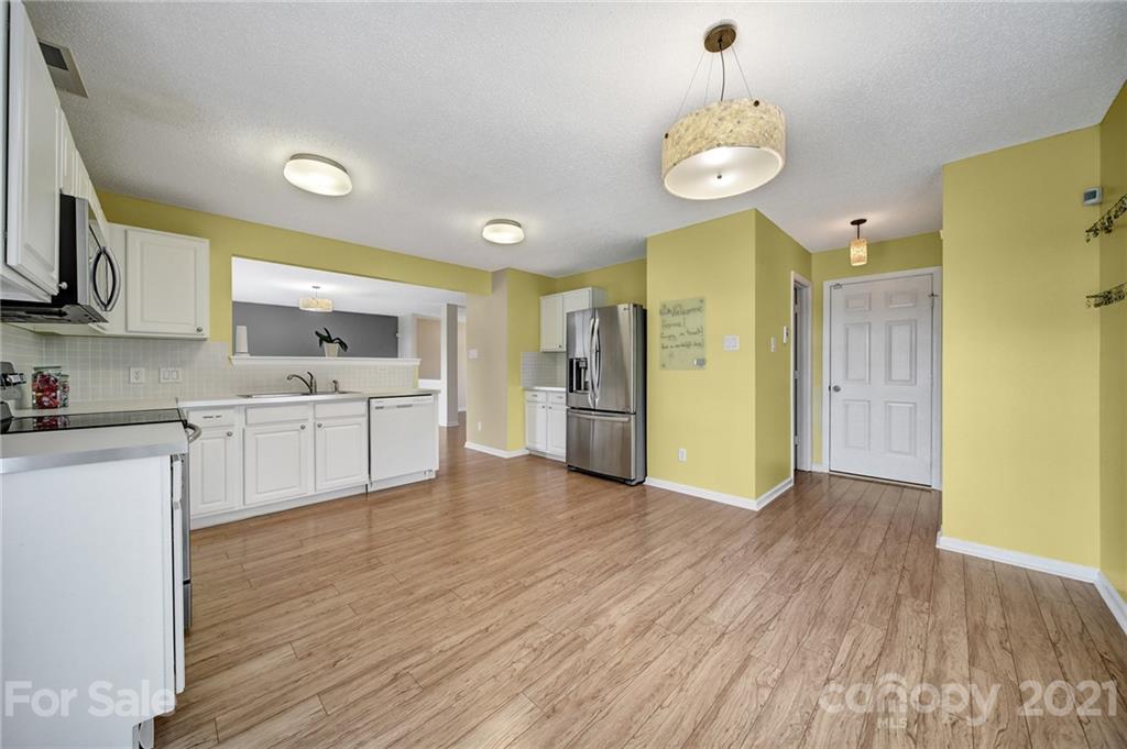 1713 Grove Tree Lane Clover, SC 29710 - Photo 12 of 37 Gallery Image 12