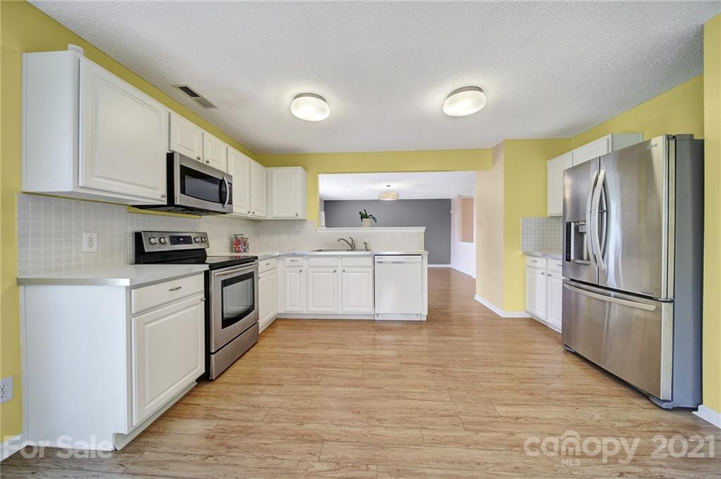 1713 Grove Tree Lane Clover, SC 29710 - Photo 13 of 37 Gallery Image 13