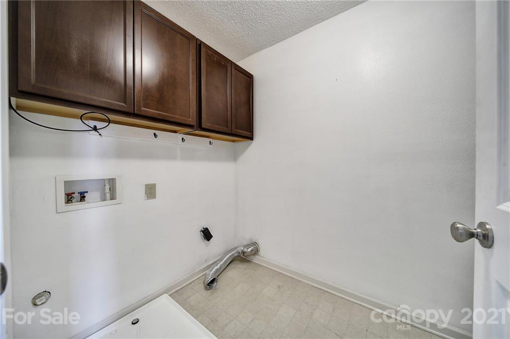 1713 Grove Tree Lane Clover, SC 29710 - Photo 16 of 37 Gallery Image 16