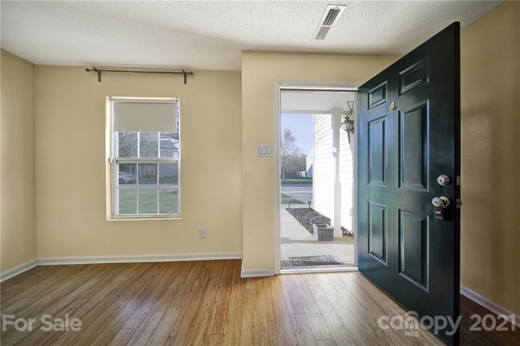 1713 Grove Tree Lane Clover, SC 29710 - Photo 3 of 37 Gallery Image 3
