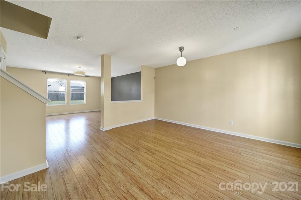 1713 Grove Tree Lane Clover, SC 29710 - Photo 4 of 37 Gallery Image 4