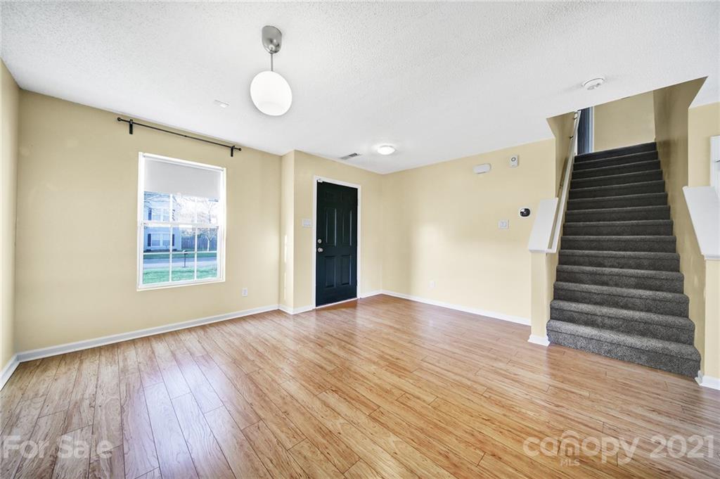 1713 Grove Tree Lane Clover, SC 29710 - Photo 6 of 37 Gallery Image 6