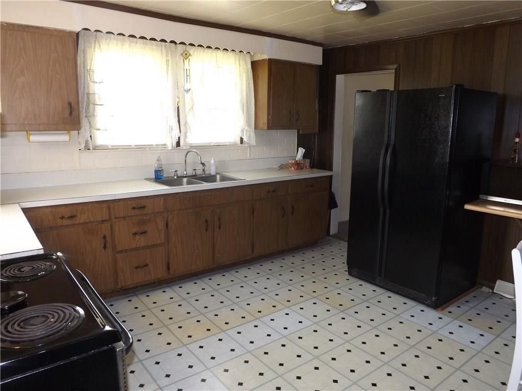 48 South Kings Creek Road Burgettstown, PA 15021 - Photo 3 of 13 Gallery Image 3