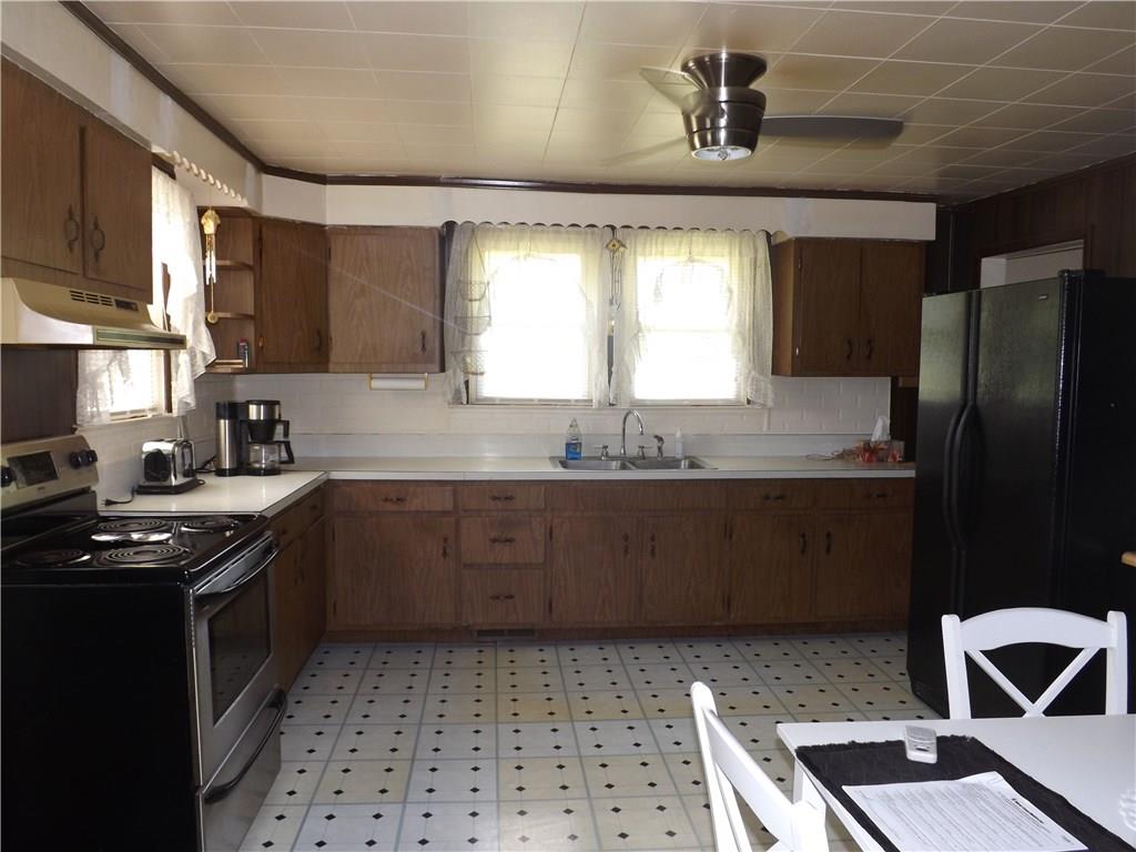 48 South Kings Creek Road Burgettstown, PA 15021 - Photo 4 of 13 Gallery Image 4